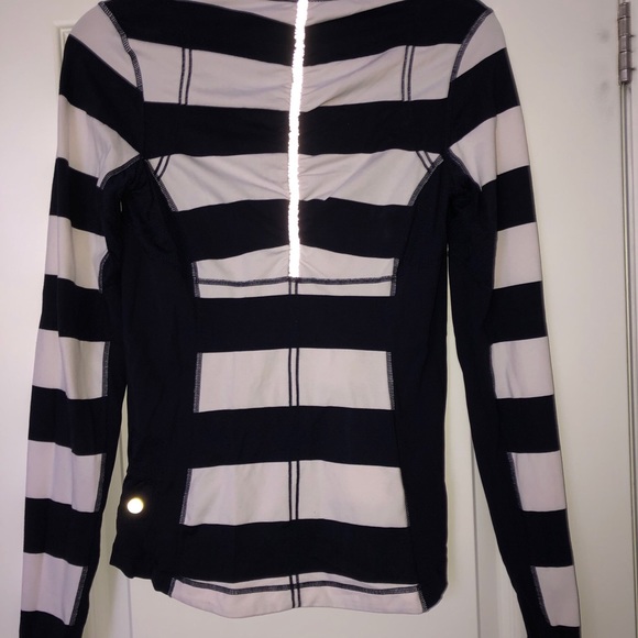 Lululemon long sleeve shirt - Picture 2 of 6